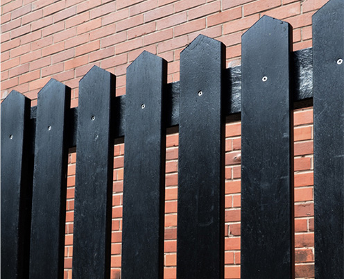 Plaswood recycled plastic wood fences for home and garden